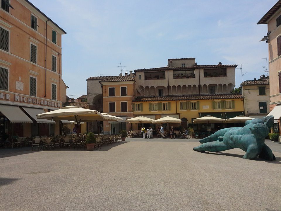 Pietrasanta - Piazza Duomo_art
