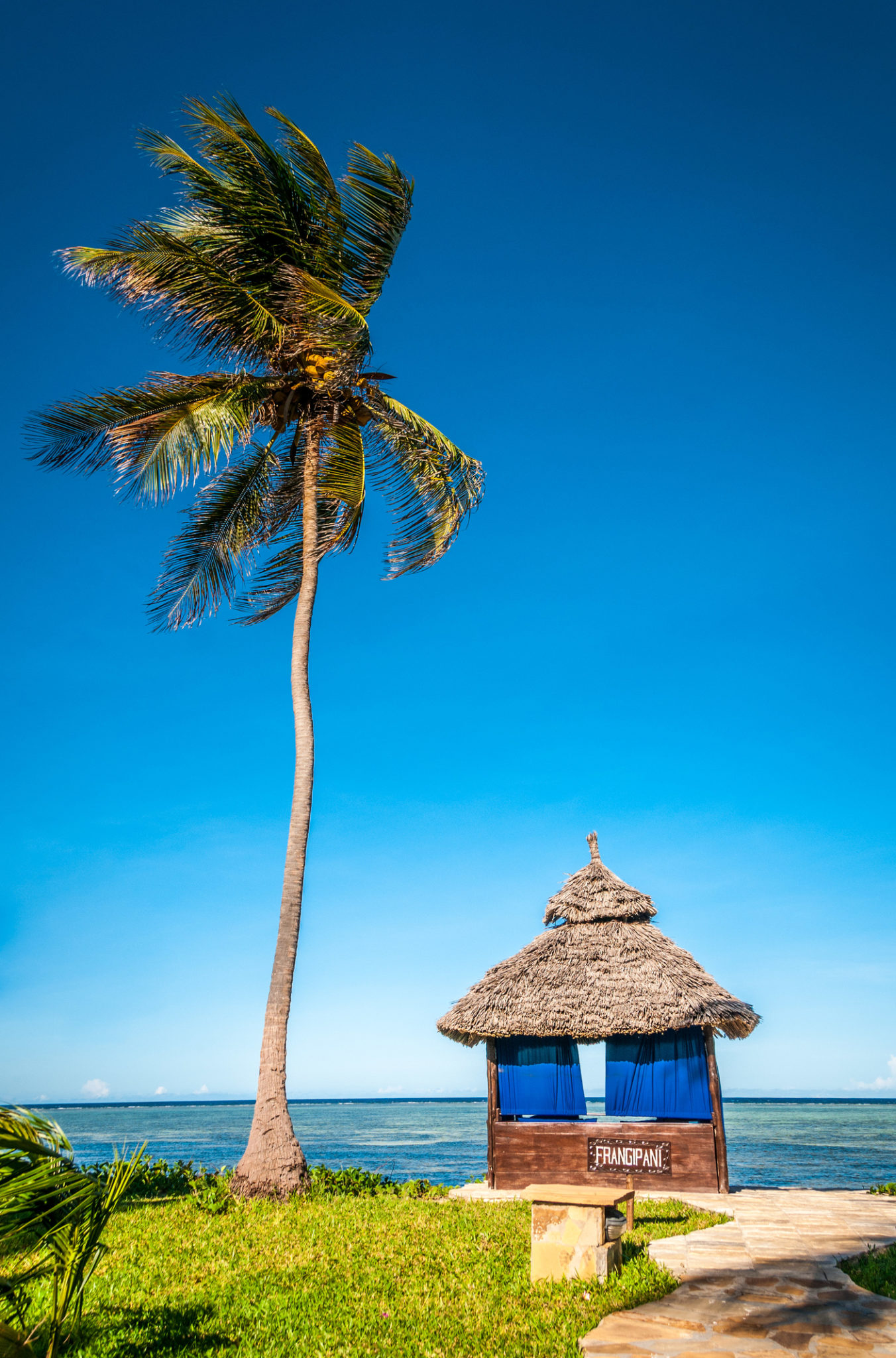 Zanzibar za 379 EUR! Parádna letenka z Milána od Oman Air (2x batožina, termín aj cez Vianoce)
