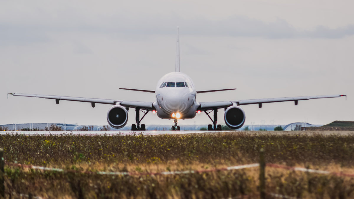 Front of Airbus A320-214 - 3420, operated by Air France Najrušnejšie letisko v Európe je tento rok Charles de Gaulle v Paríži