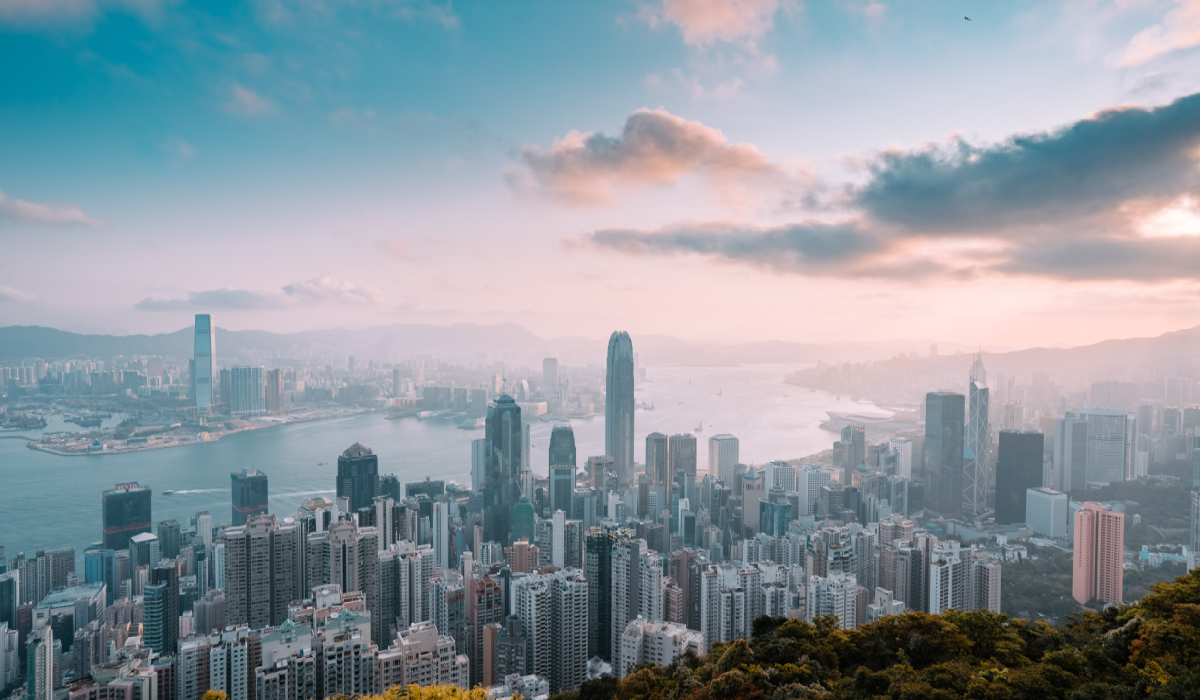 Hongkong Hong Kong po prvýkrát od začiatku pandémie povolí vstup zahraničným návštevníkom
