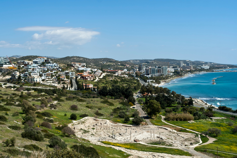 Scenic,View,Of,Limassol,City,,Archaeological,Site,And,Mediterranean,Sea Za šnorchlovaním na Cyprus: Objav prístav skrytý pod hladinou mora