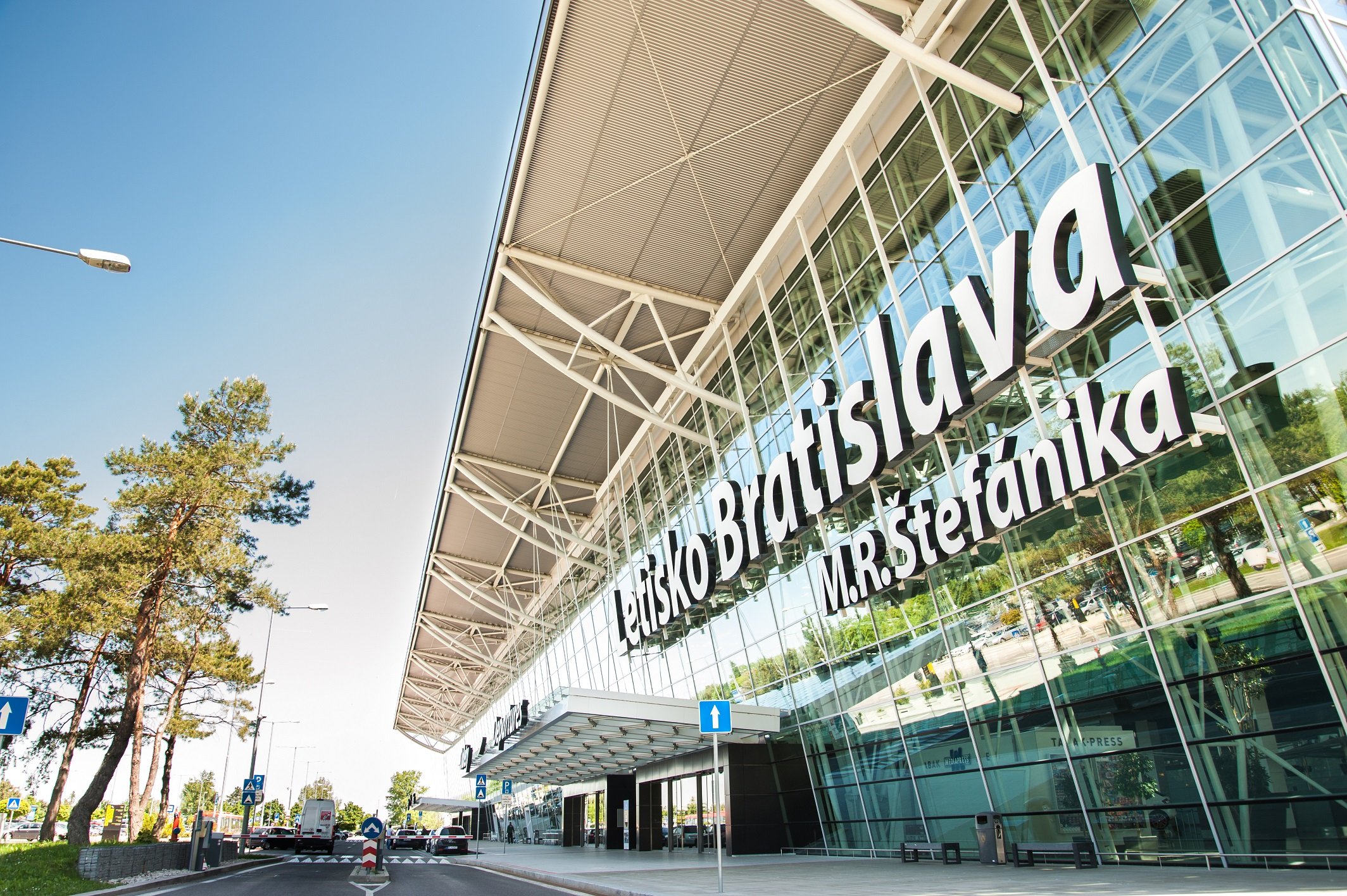 OBROVSKÁ EXPANZIA Z BRATISLAVY: celkovo pribudne až 47 leteckých liniek, ceny od 29€!