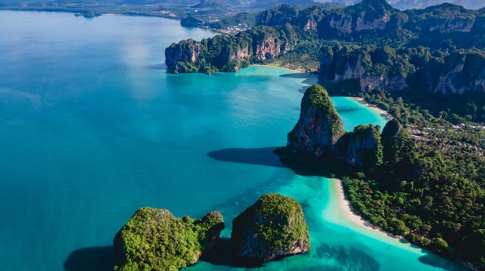 Railay,Beach,Krabi,Thailand,The,Tropical,Beach,Of,Railay,Krabi, PONUKA DŇA: Krabi s letenkami, 4* hotelom a raňajkami od 949€!