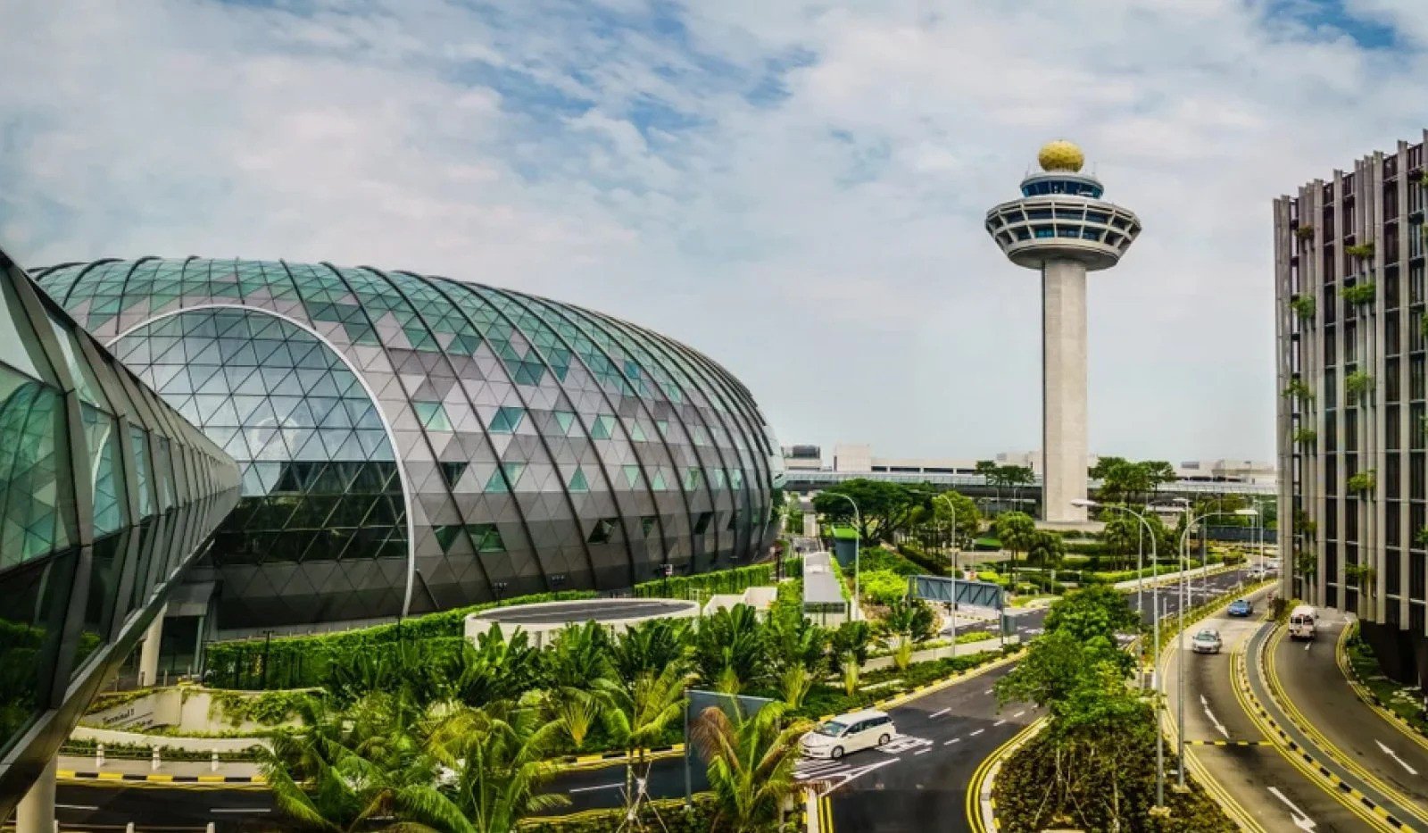 singapur-letisko Najlepšie letiská sveta: jednotkou je opäť Singapur, Bratislava je medzi 10 TOP letiskami východnej Európy