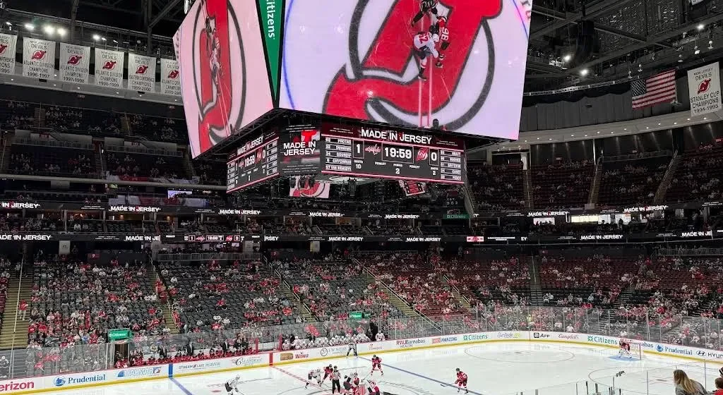 Zažite New York a NHL so Šimonom Nemcom: Manhattan, hokej a nezabudnuteľné zážitky