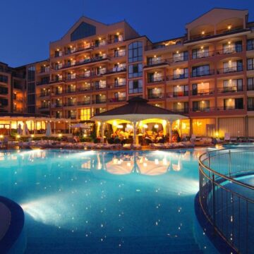bulharsko-diamant-residence-vecer PONUKA DŇA: All inclusive Bulharsko s letenkami a 4* hotelom za 288€